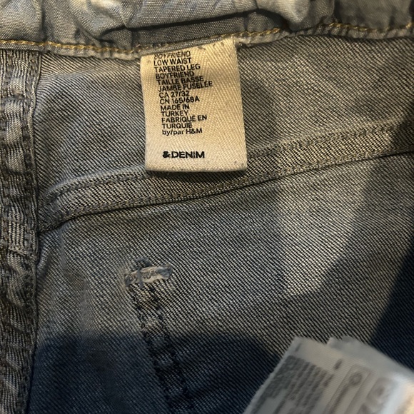 Zara boyfriend low waist tapered leg ripped jeans - Picture 3 of 3